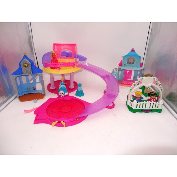 Disney Glitter Glider Castle MagiClip Princess Dolls Set Kingdom  Night at the B - Picture 1 of 16
